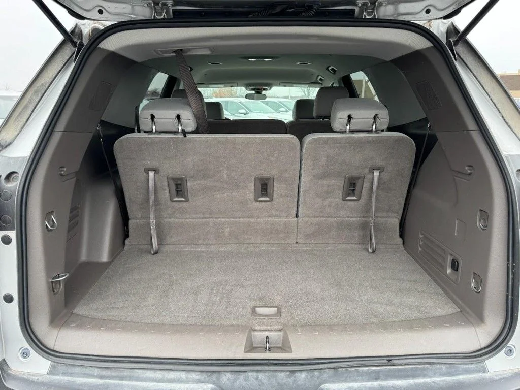 Used 2019 Silver Chevrolet LT image 6
