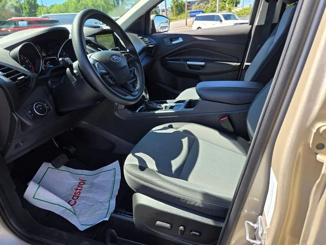 Used 2018 Gold Ford SE image 11