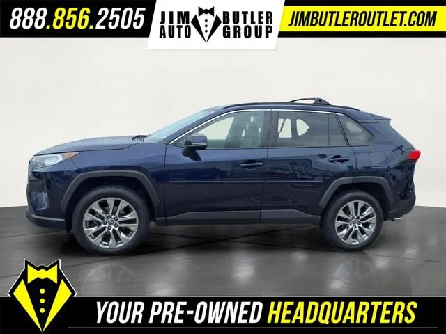Used 2021  Toyota XLE Premium image 20