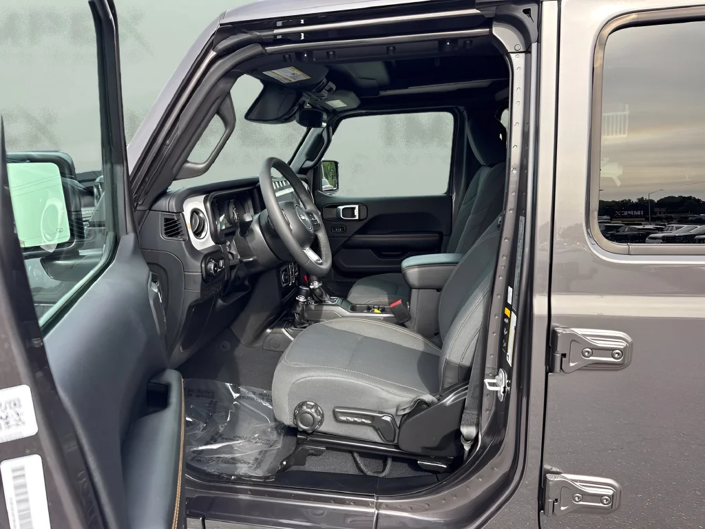 Used 2026 Gray Jeep Sahara image 9
