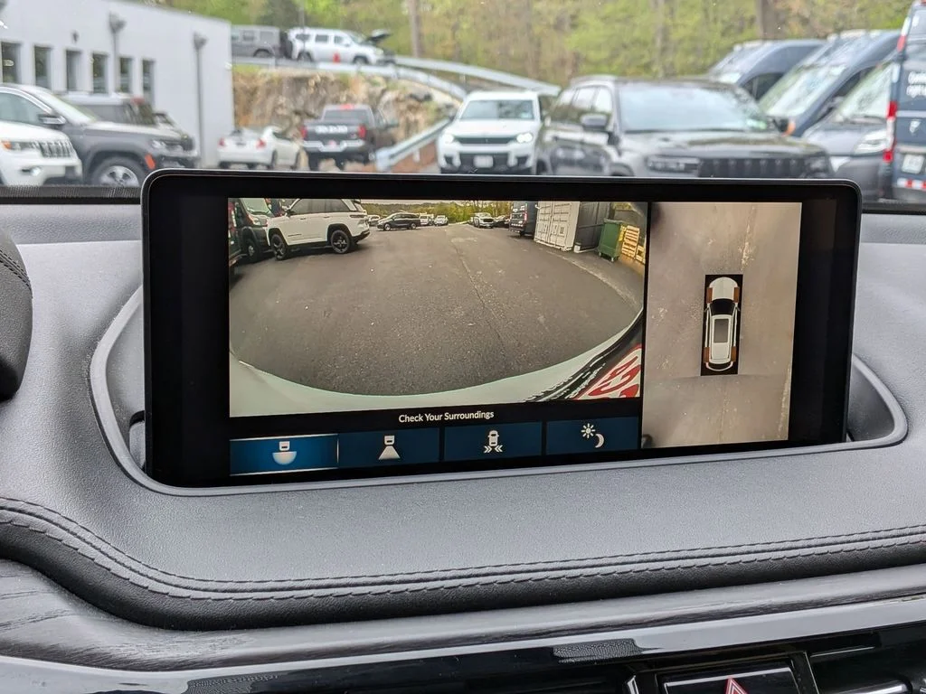 Used 2023  Acura Advance image 24