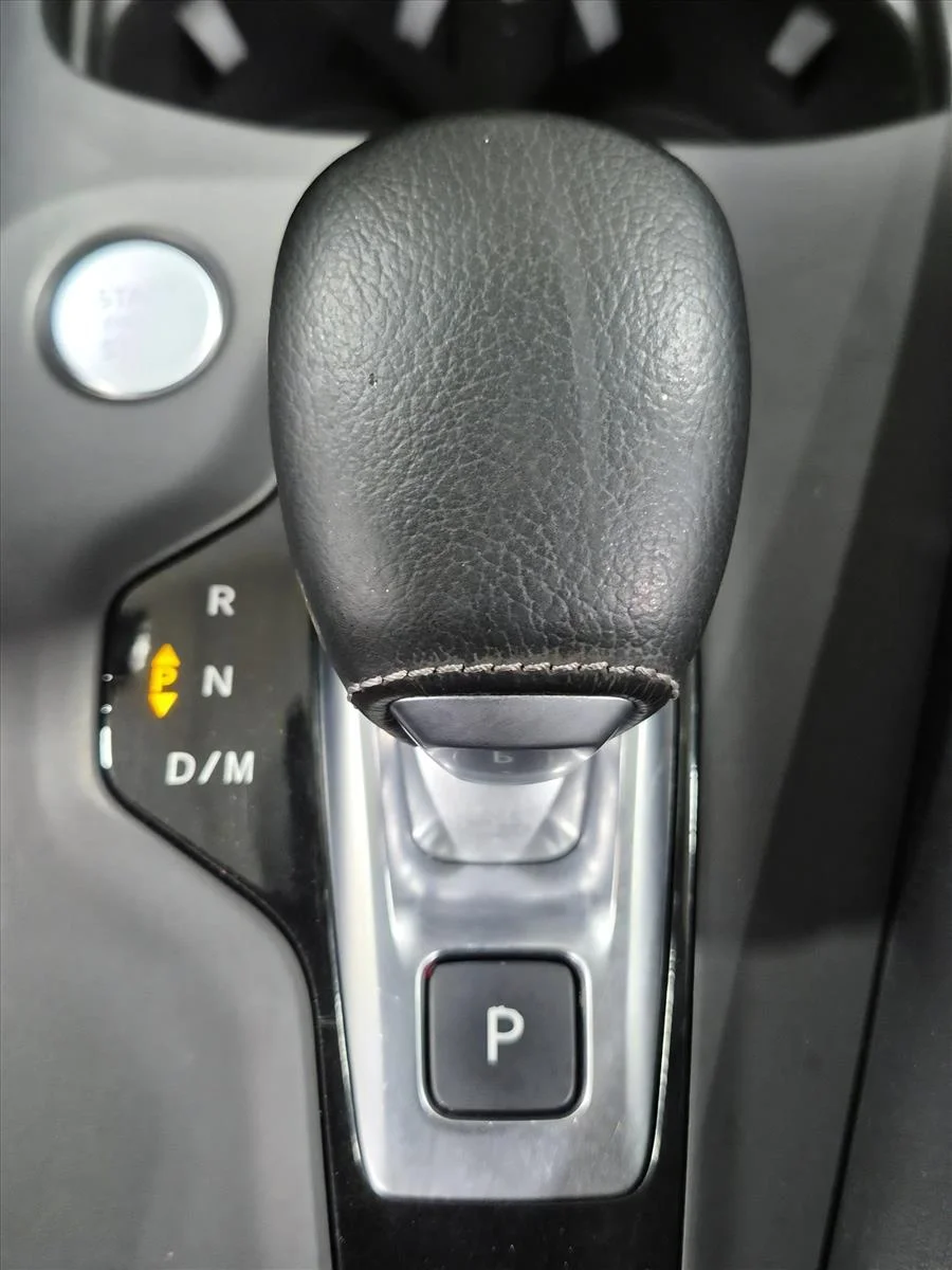 Used 2021 Black Obsidian INFINITI LUXE image 12