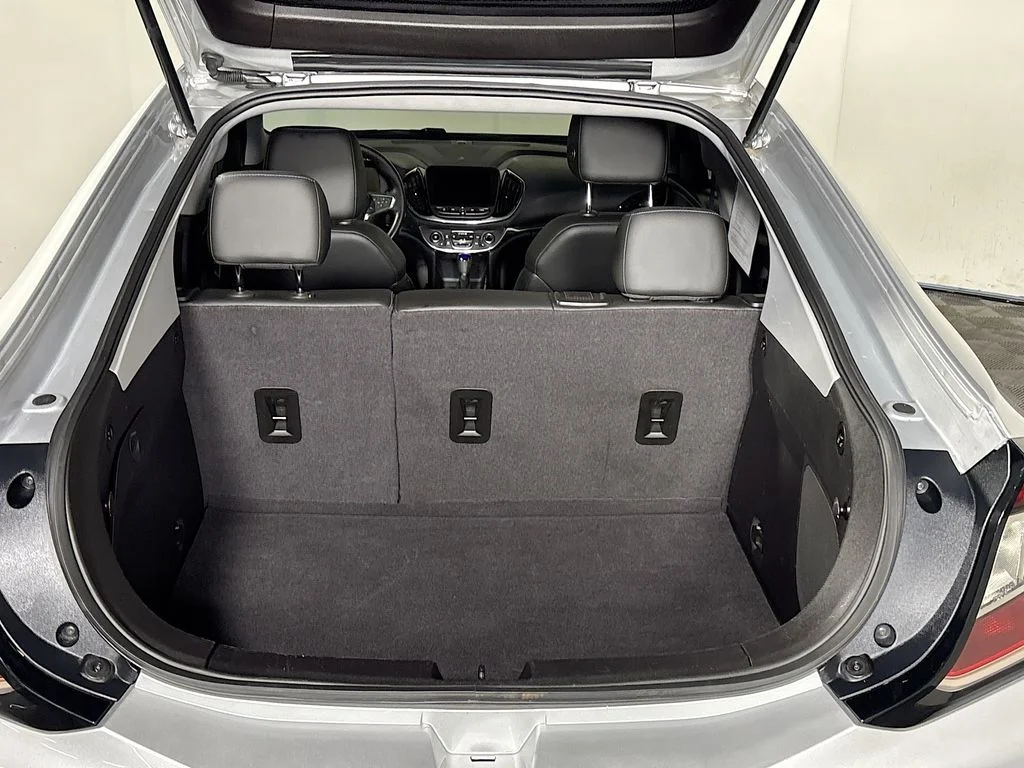 Used 2017 Silver Chevrolet Premier image 21