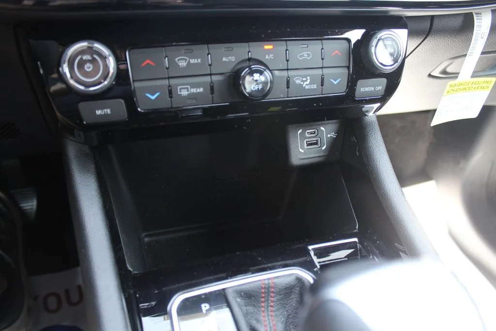 2026 Jeep Compass Trailhawk - Photo 15