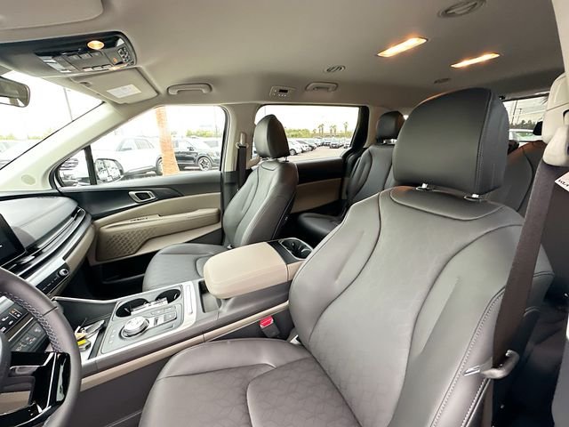 Certified Used 2026 Snow White Pearl Kia LXS image 21