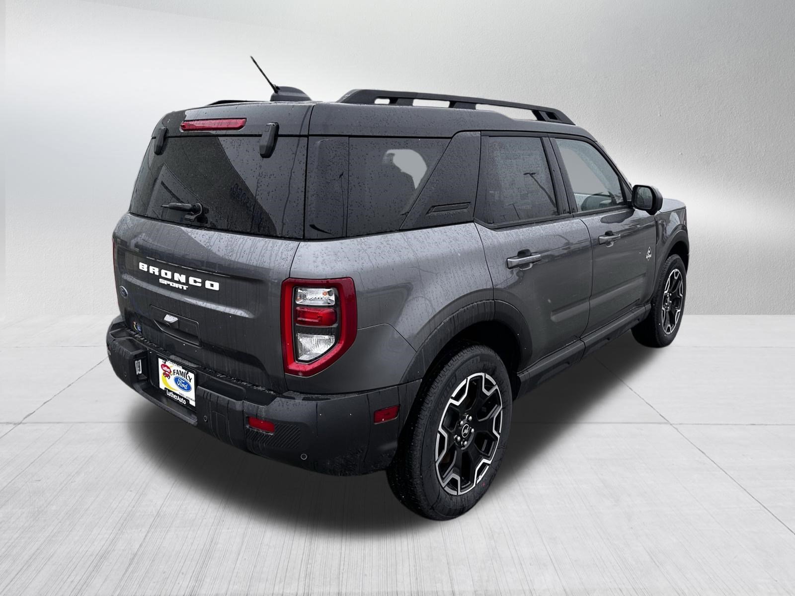 New 2025 Carbonized Gray Metallic Ford Outer Banks image 4