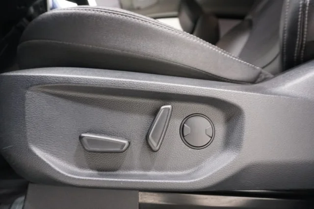 Used 2025 Carbonized Gray Metallic Ford LARIAT image 18