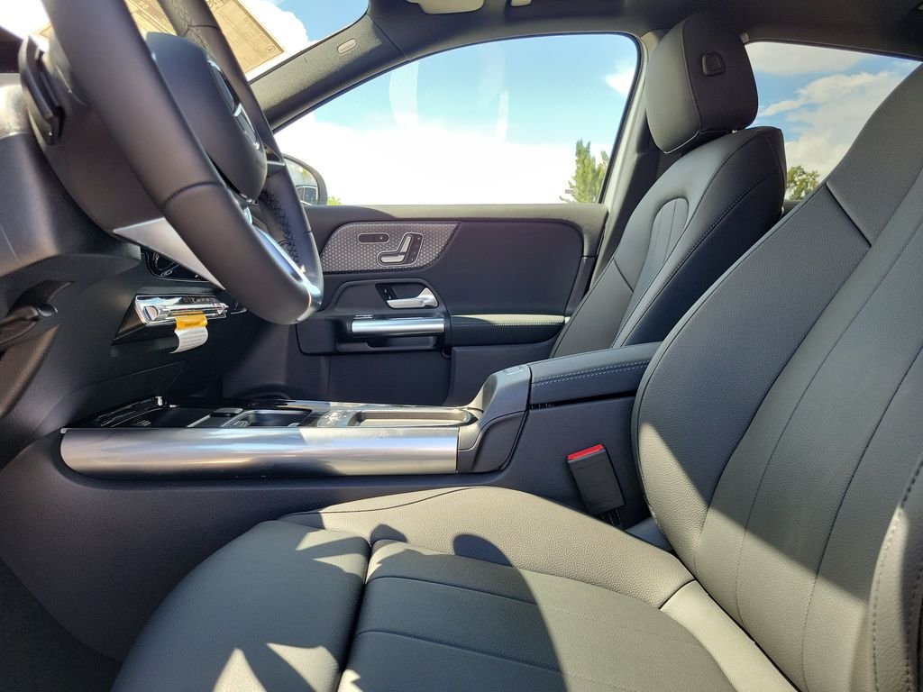 New 2026 Cirrus Silver Metallic Mercedes-Benz GLA 250 image 18