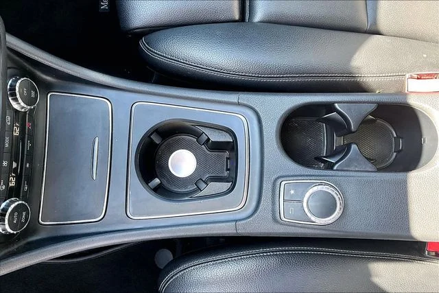 Used 2018 Silver Mercedes-Benz GLA 250 image 14