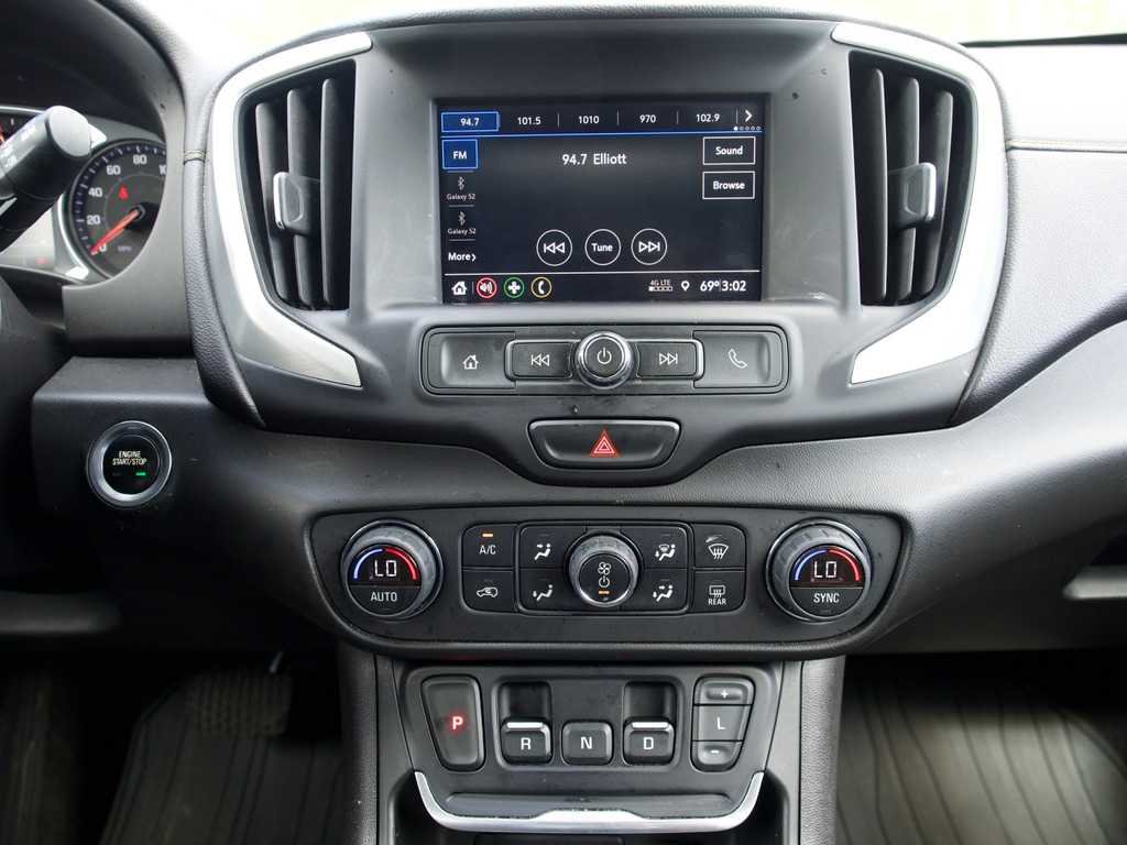 Used 2021 Satin Steel Metallic GMC SLE image 16