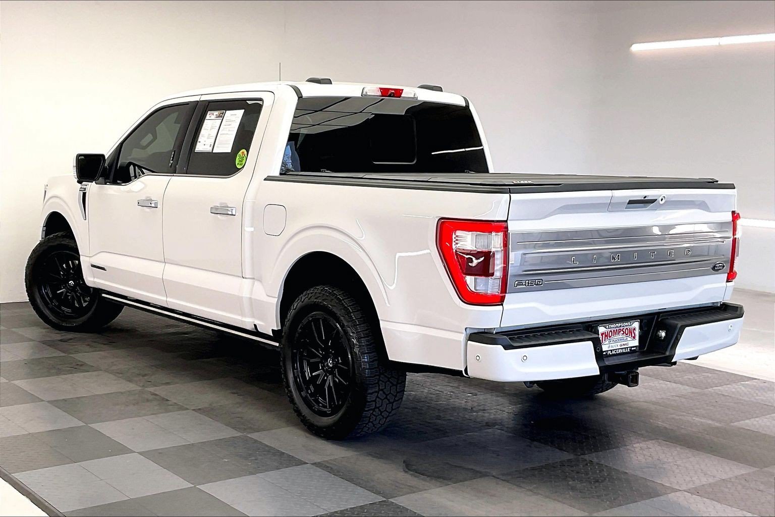 Used 2021 White Ford Limited image 10