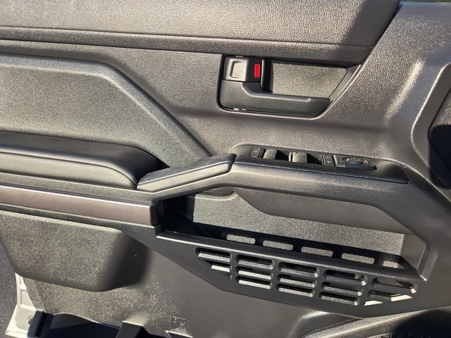 Used 2025  Toyota SR5 image 19