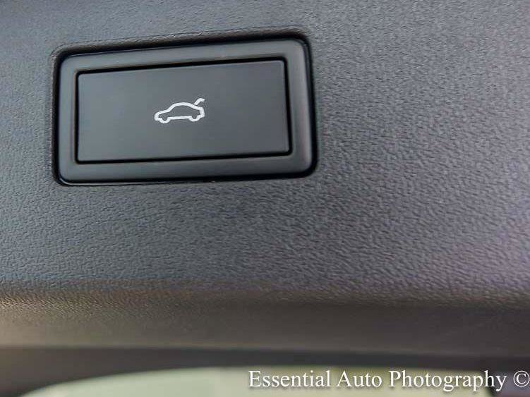 New 2026 Deep Black Pearl Volkswagen 2.0T SE image 18
