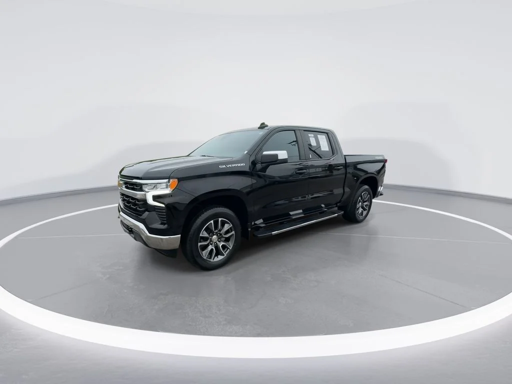 Used 2023 Black Chevrolet LT image 4