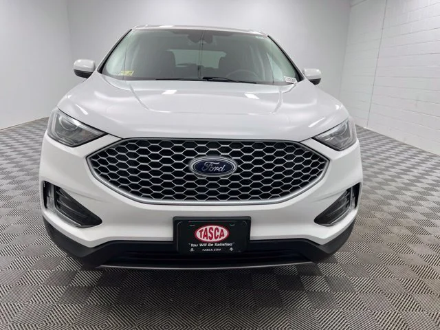 Used 2023 White Ford SEL image 3
