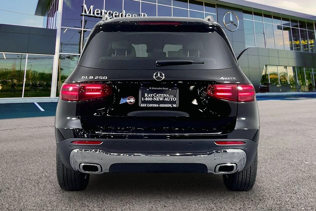 New 2026 Black Mercedes-Benz GLB 250 image 4