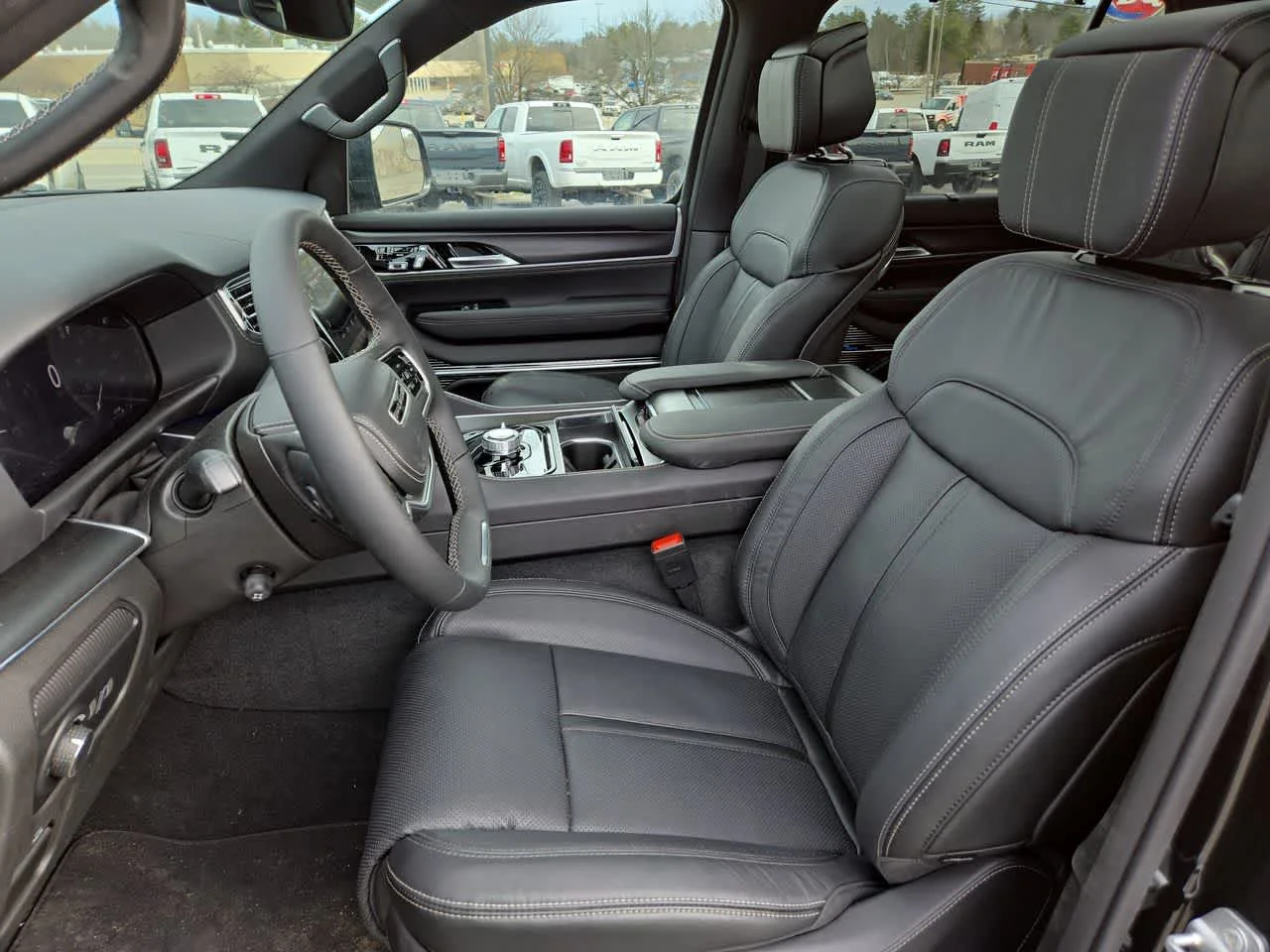 New 2026 High Gloss Black Exterior Paint Jeep Summit Obsidian image 13