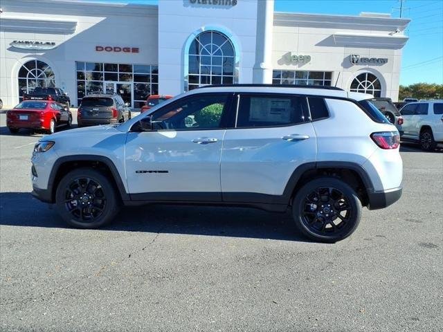 New 2026 Silver Zynith Metallic Clear-Coat Exterior Paint Jeep Latitude image 15