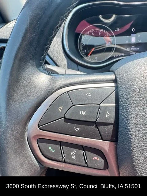 Used 2019 Silver Jeep Limited image 14