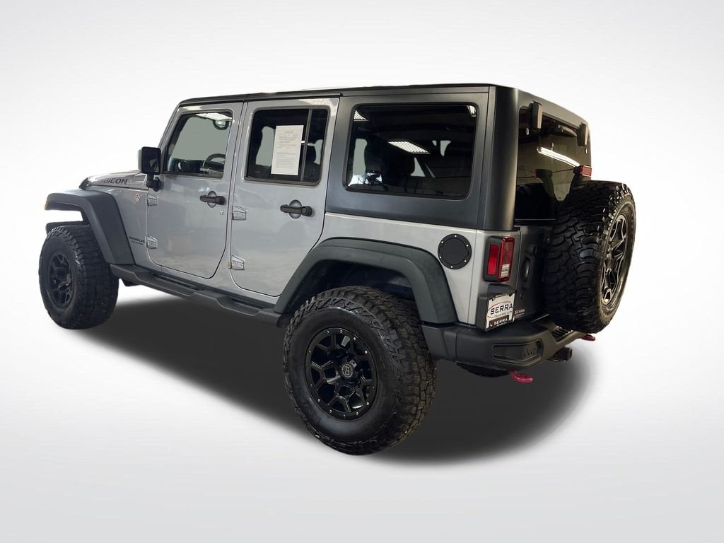 Used 2015 Silver Jeep Unlimited Rubicon image 3