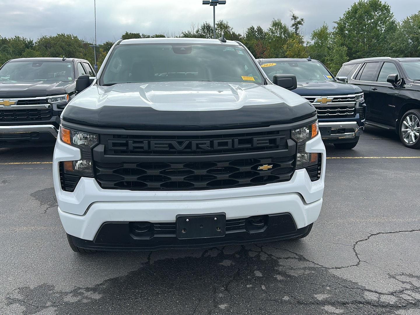 Used 2022 Summit White Chevrolet Custom image 6