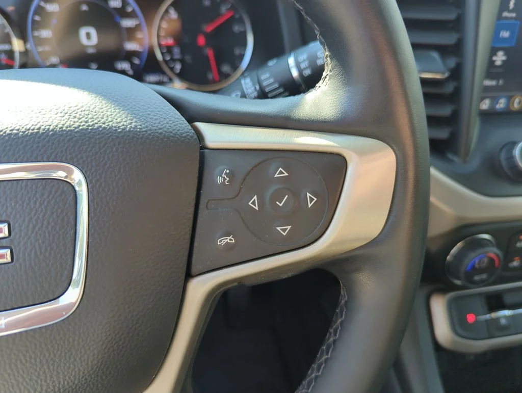 Used 2023 Silver GMC Denali image 22