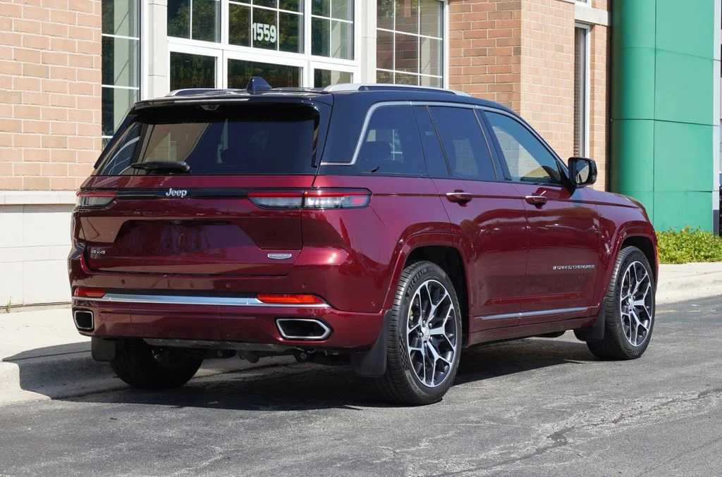 Used 2024 Red Jeep Summit Reserve image 6