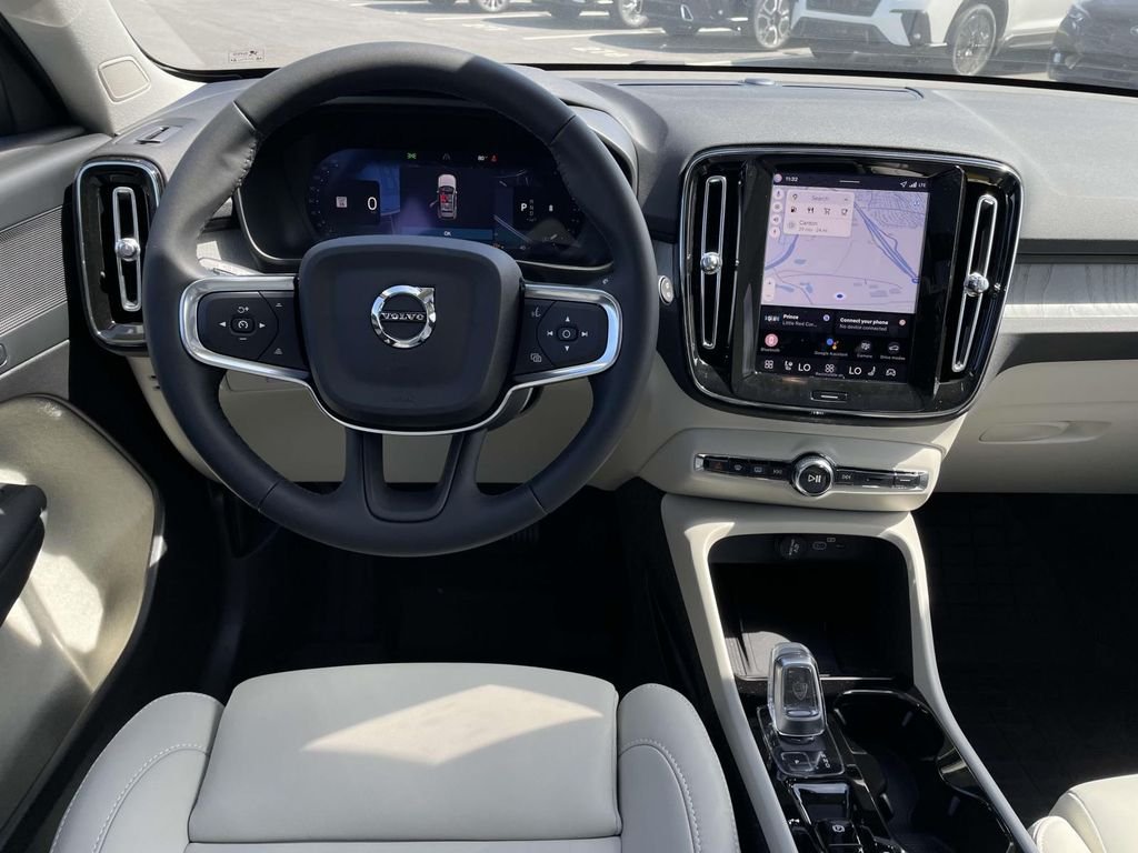 2026 Volvo XC40 Plus - Photo 4