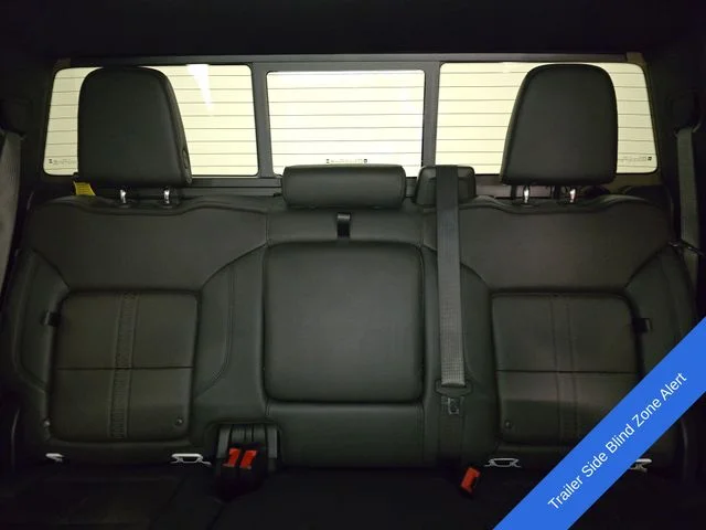 Used 2025 Summit White Chevrolet High Country image 27