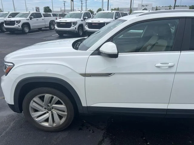 Used 2021 White Volkswagen 2.0T SE w/Technology image 7
