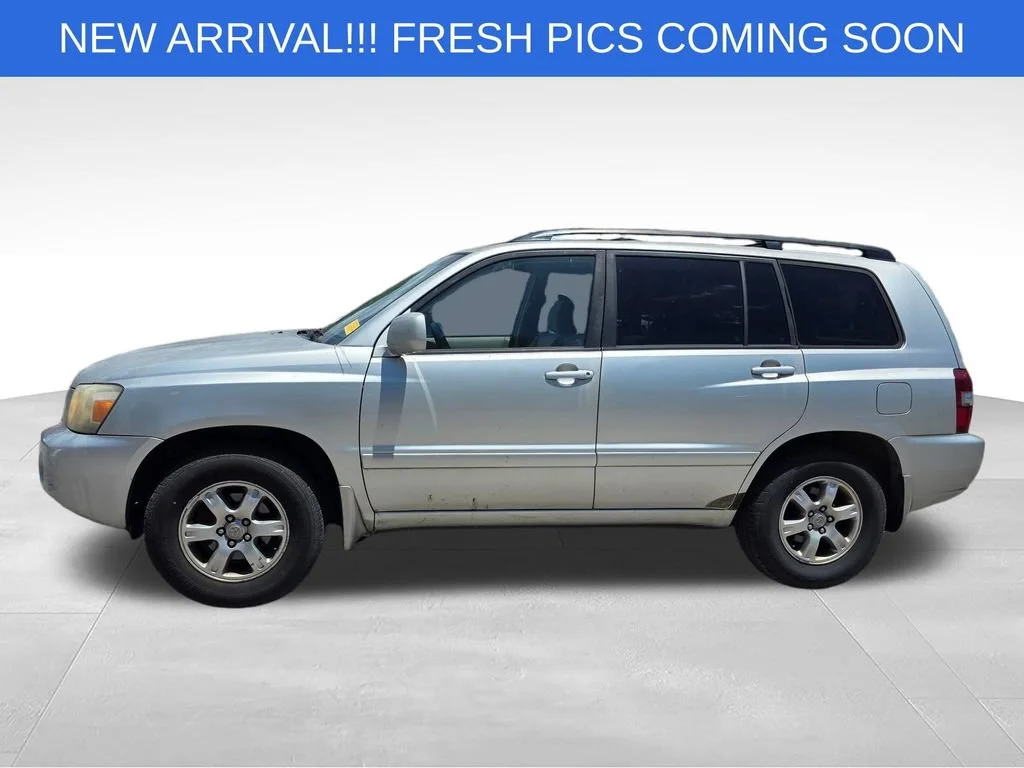 Used 2006  Toyota 4dr V6 (Natl) image 3