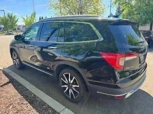 Used 2022 Black Honda Touring 7-Passenger image 2
