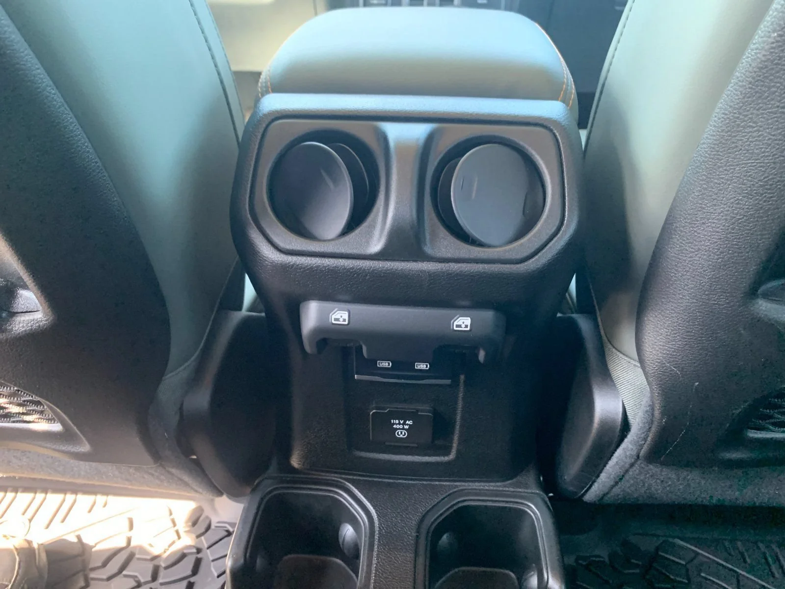 Used 2025 Green Jeep Mojave X image 14