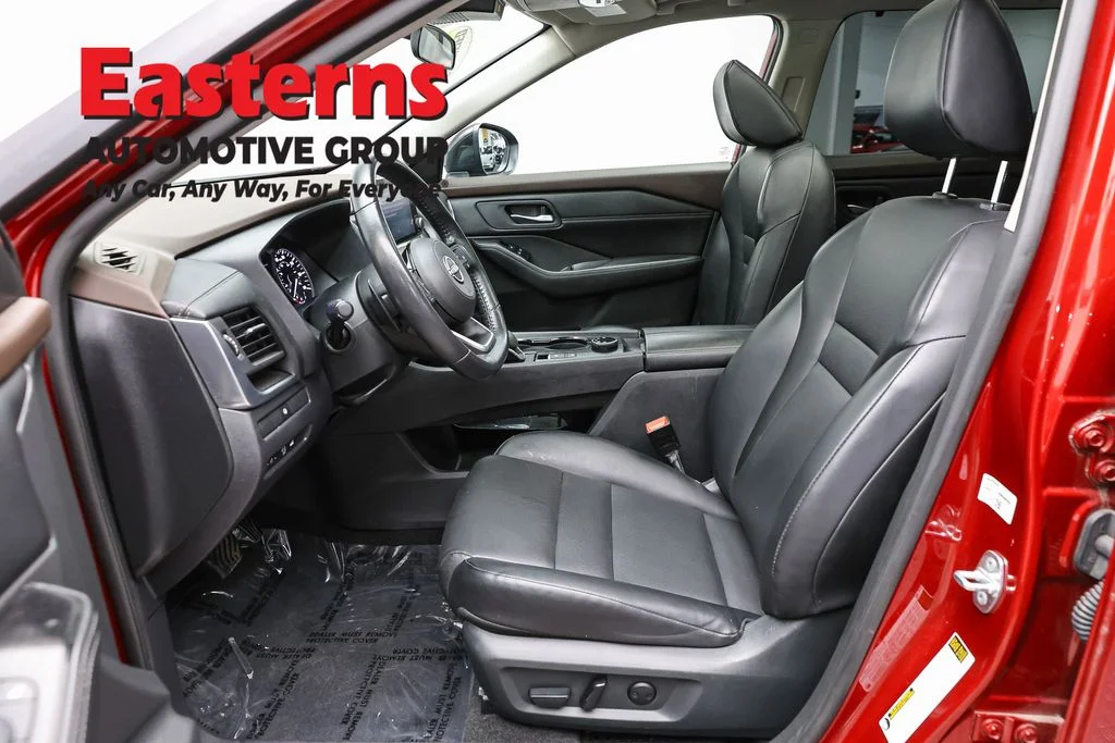 Used 2023 Red Nissan SV image 14