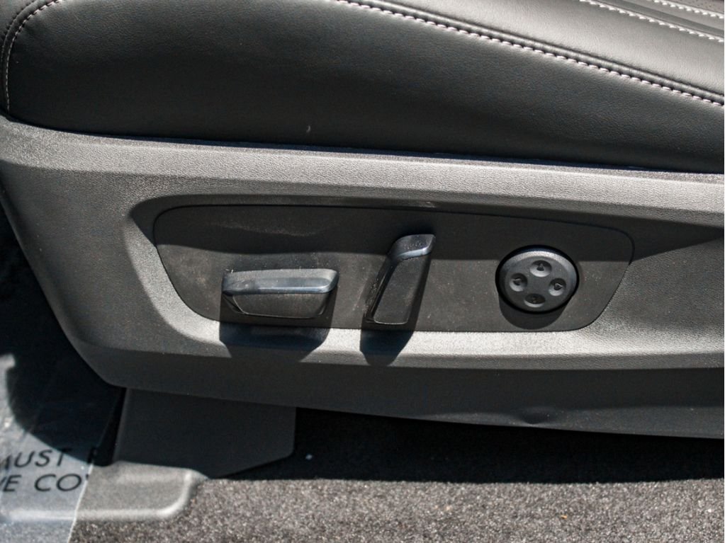 New 2027 BLACK OBSIDIAN INFINITI Luxe AWD image 11