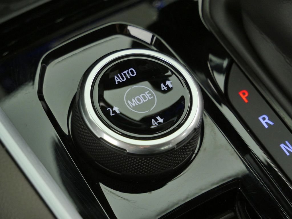 Used 2025 White Chevrolet ZR2 image 46
