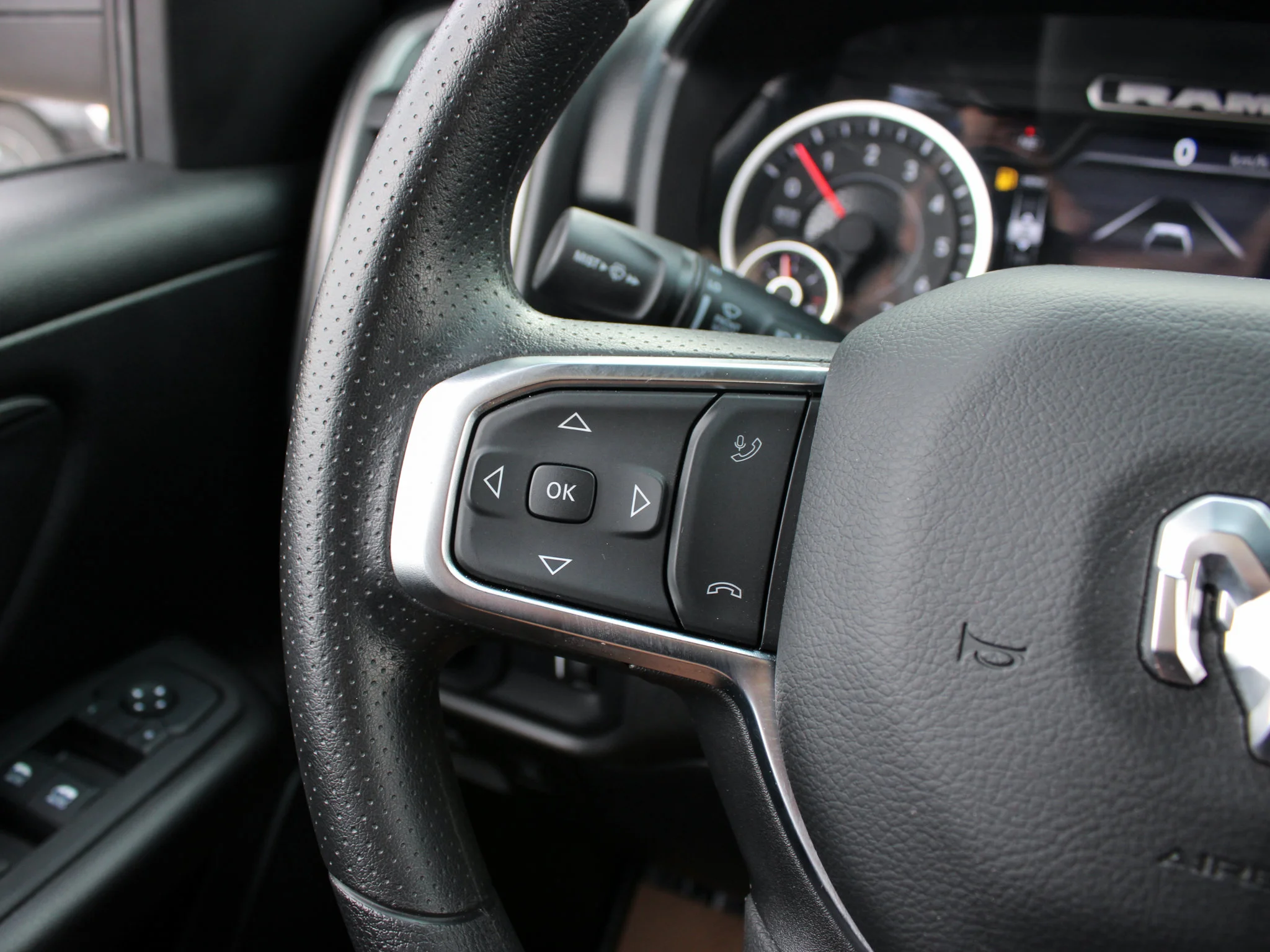 Certified Used 2026 White RAM Warlock * Twin-Turbo | Adaptive Cruise | Apple CarPlay | Bed Utility Group | Remote Start image 23