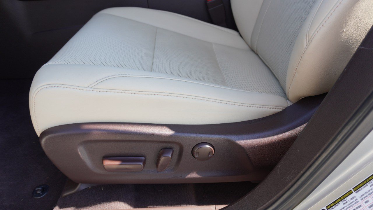 Certified Used 2020 Beige Lexus RX 450h image 27