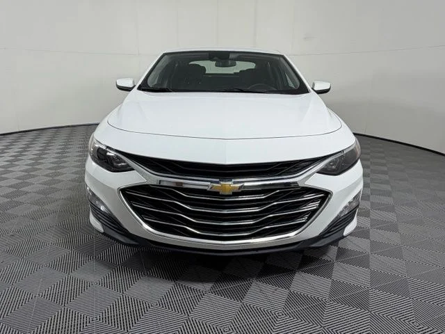 Used 2024 White Chevrolet LT image 2