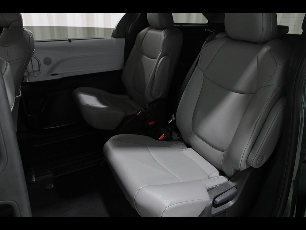 Used 2026 Cypress Toyota XLE 8-Passenger image 19