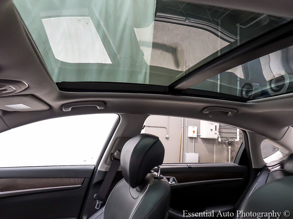 Used 2015 Gray Hyundai 3.8 image 11