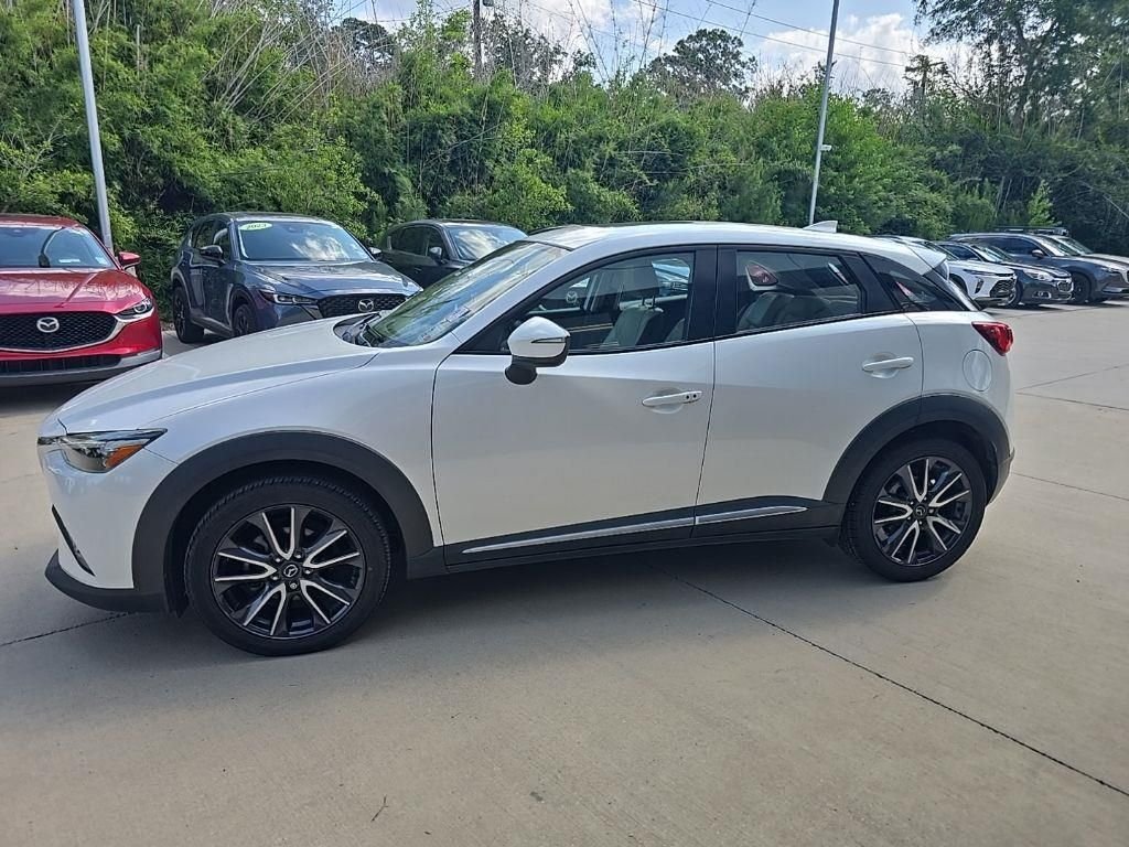 Used 2018  Mazda Grand Touring image 2