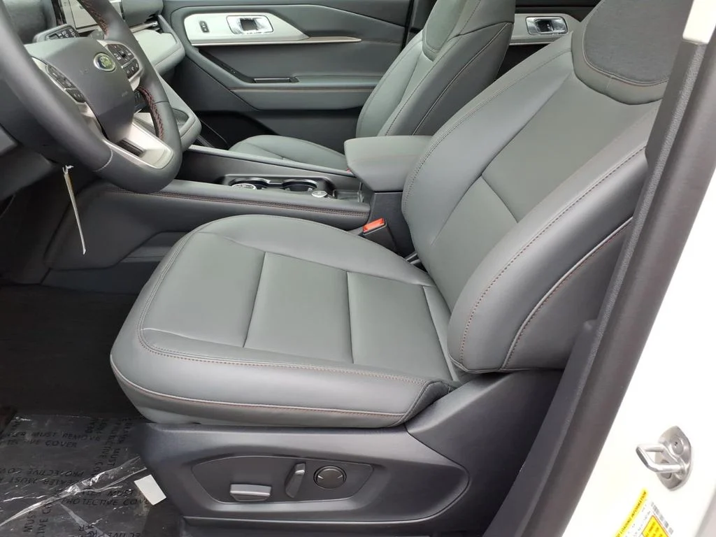 New 2026 Star White Metallic Tri-Coat Ford Active image 12