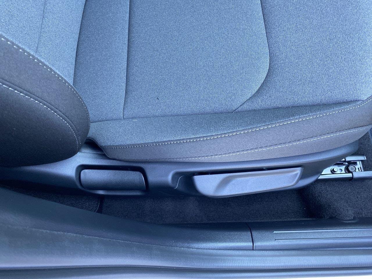 New 2026 Snow White Pearl Kia LXS image 23