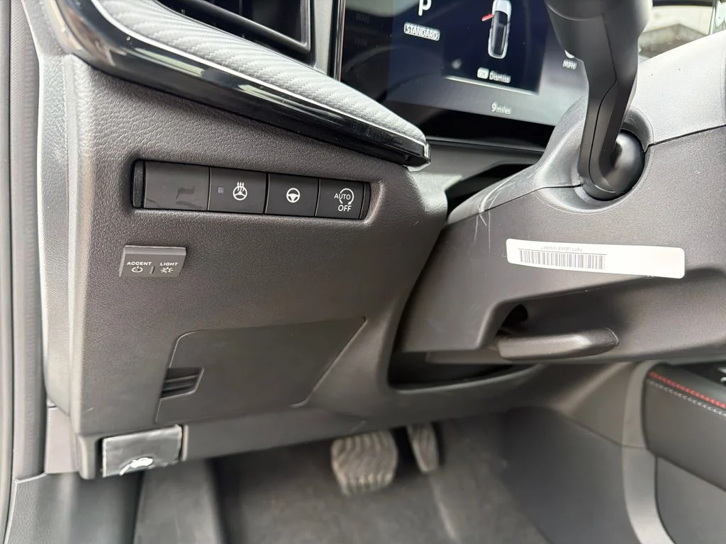 New 2026 Aspen White TriCoat / Super Black Two-tone Nissan SR image 19