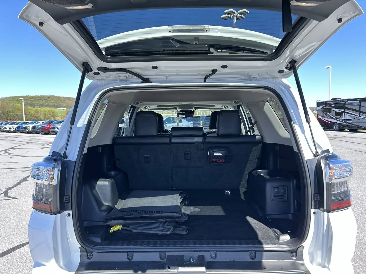 Used 2024  Toyota  image 17