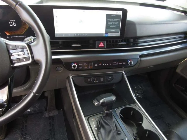 Used 2025 Red Kia LXS image 18