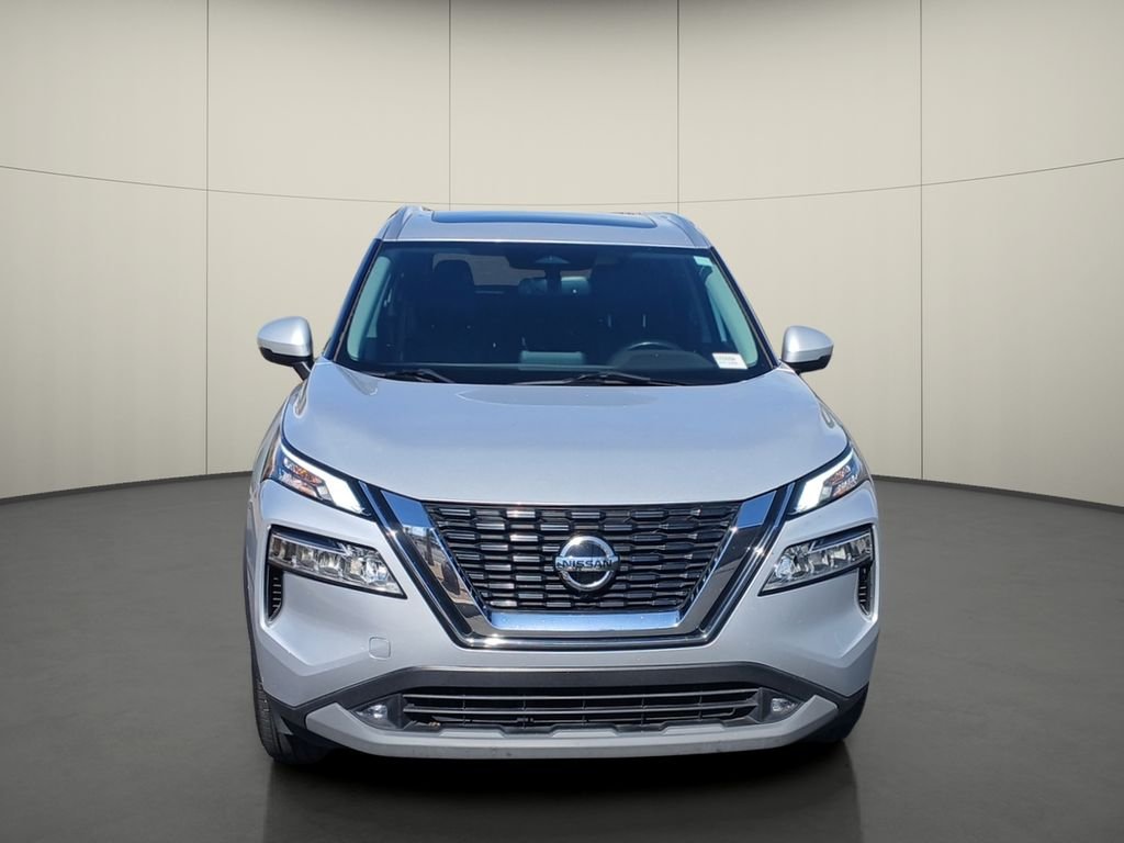 Used 2021 Silver Nissan SL image 2