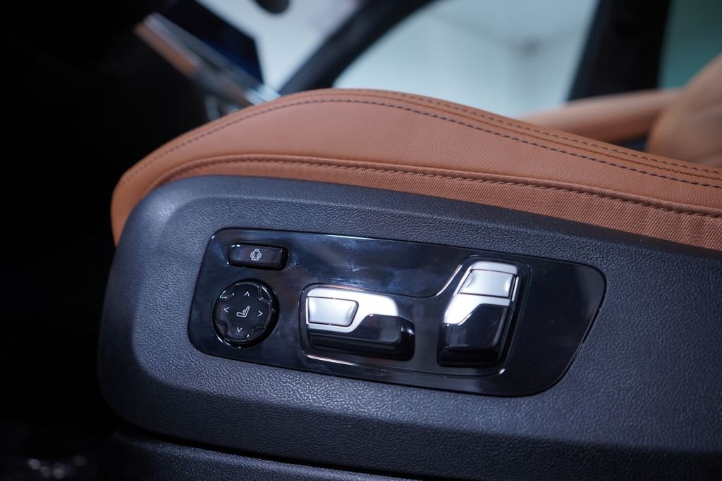 Used 2026 Carbon Black Metallic BMW M60i image 14