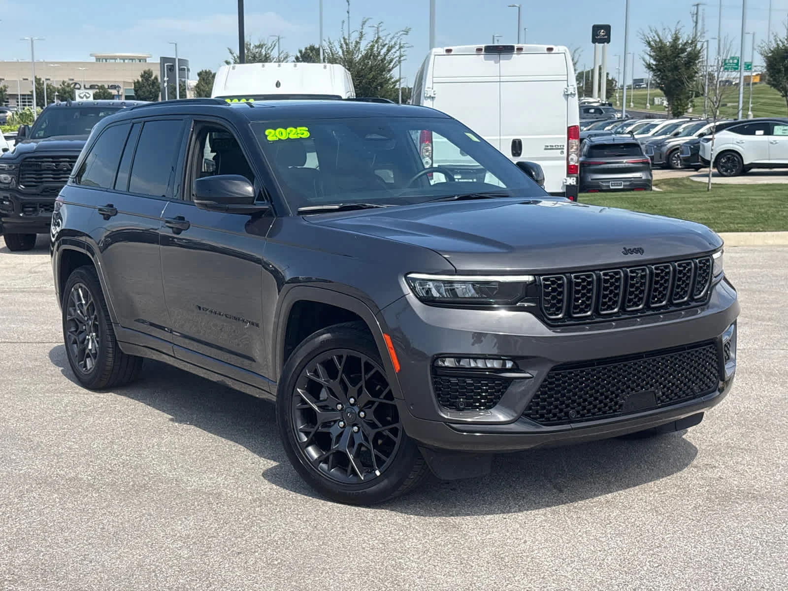 Used 2025 Jeep Grand Cherokee Summit with VIN 1C4RJHEG9S8769013 for sale in Kansas City